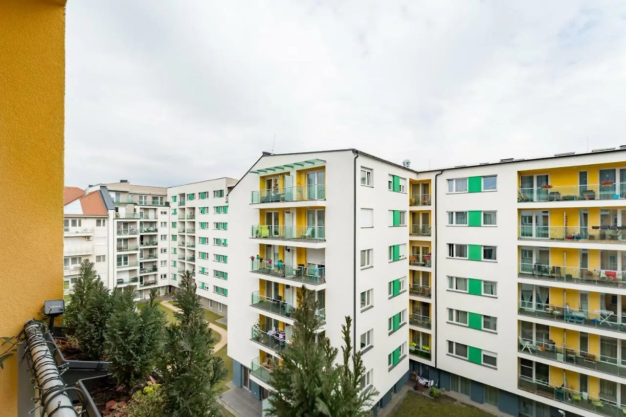 Bpr Deluxe Glamour Apartment With Balcony Budapest